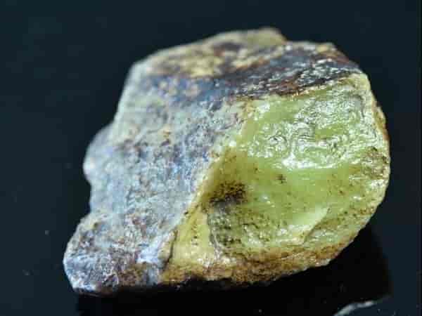 和田玉市场的分类：一类是纯粹的商品