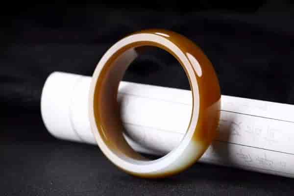 玉手镯应该怎么保养?