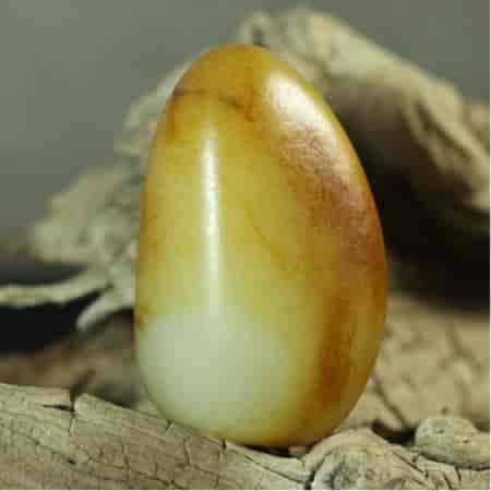 为什么你手里的和田玉越玩越干？